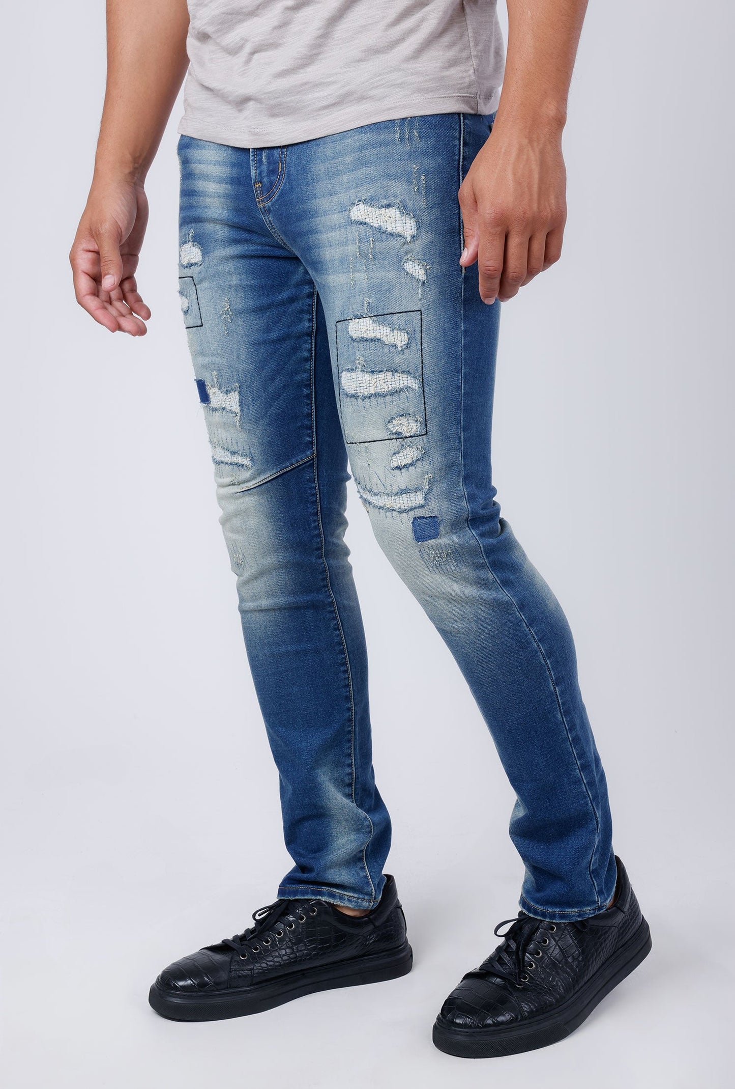 Dammam Ripped Jeans