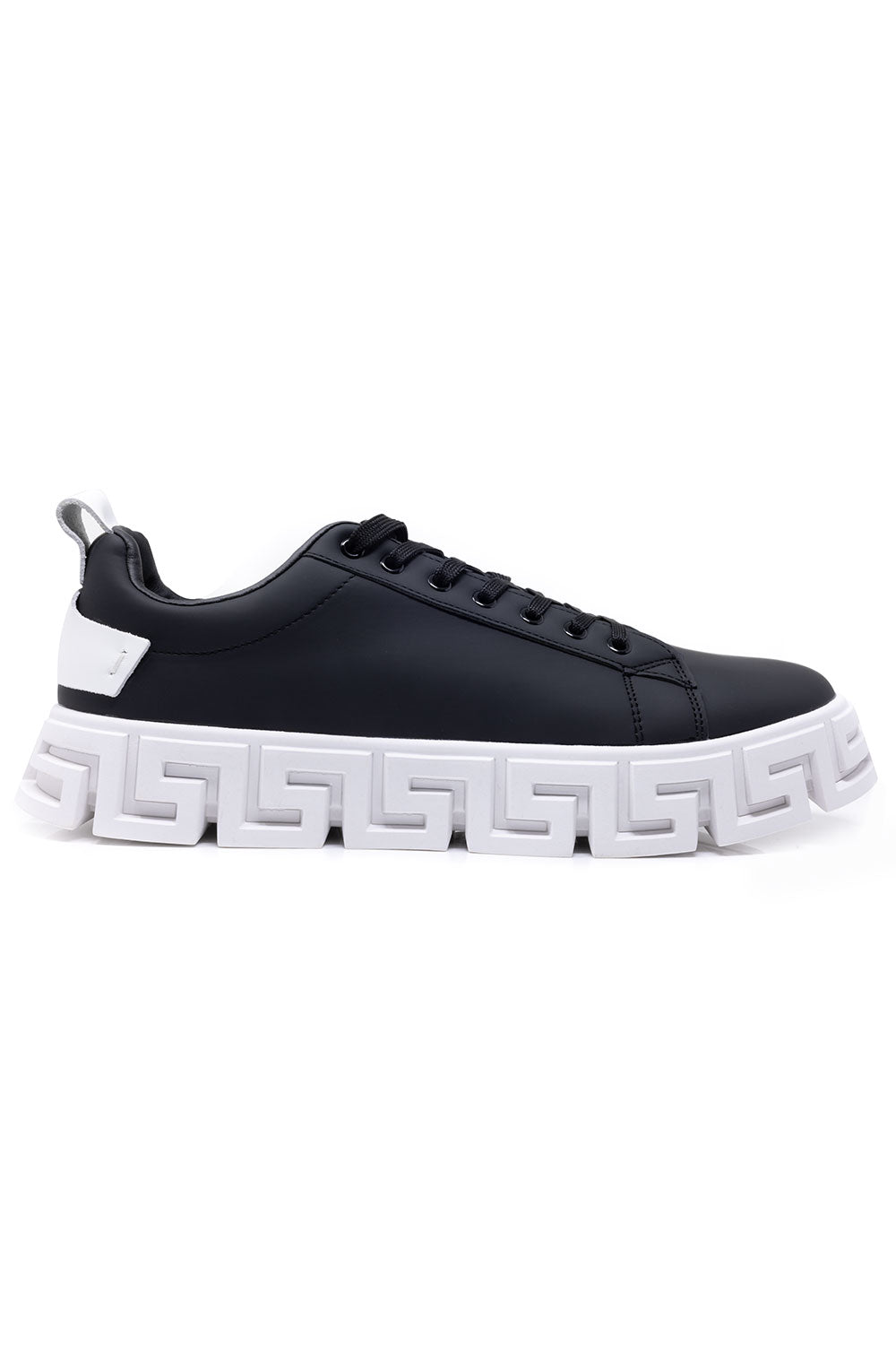 Nifty Pair Low Top Sneakers 2