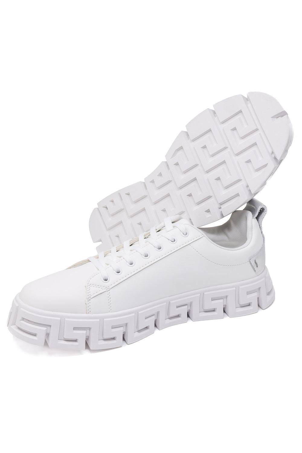Nifty Pair Low Top Sneakers 2