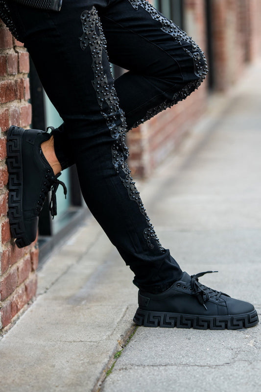 Nifty Pair Low Top Sneakers 2