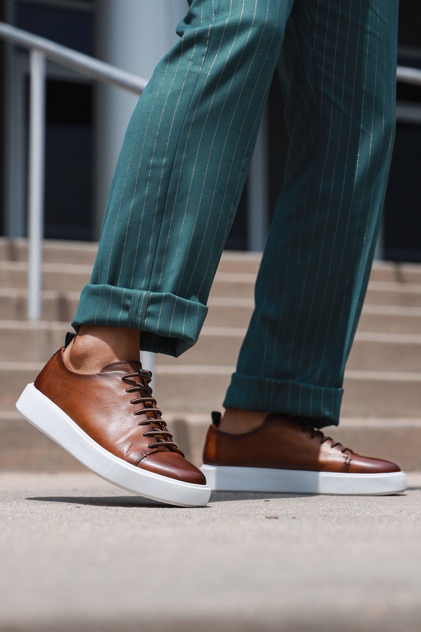 Jeju Low Top Sneakers